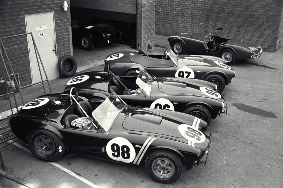  AC Cobra (Mk I) 1962 года  (фото 13 из 13)